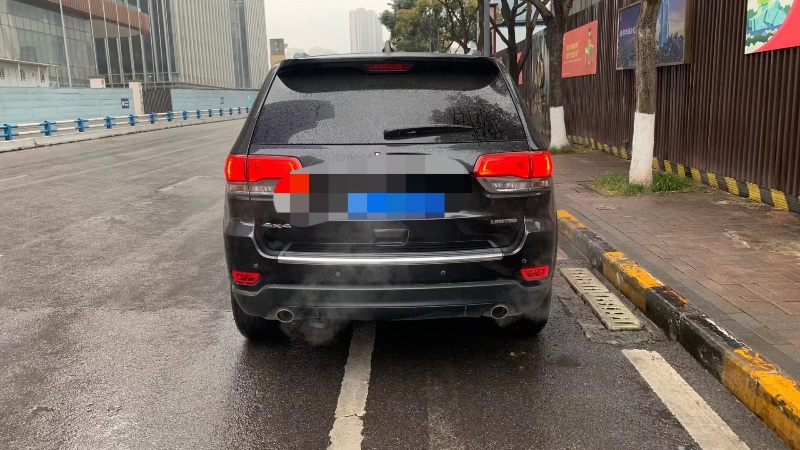 重慶14年Jeep大切諾基2