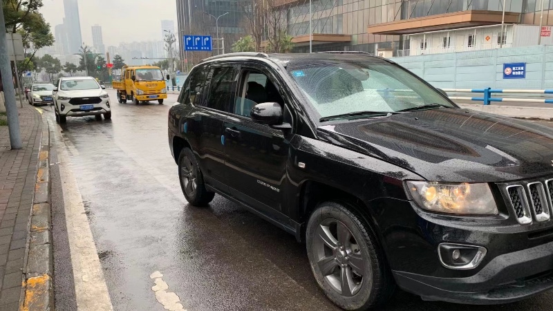 重慶16年Jeep指南者2