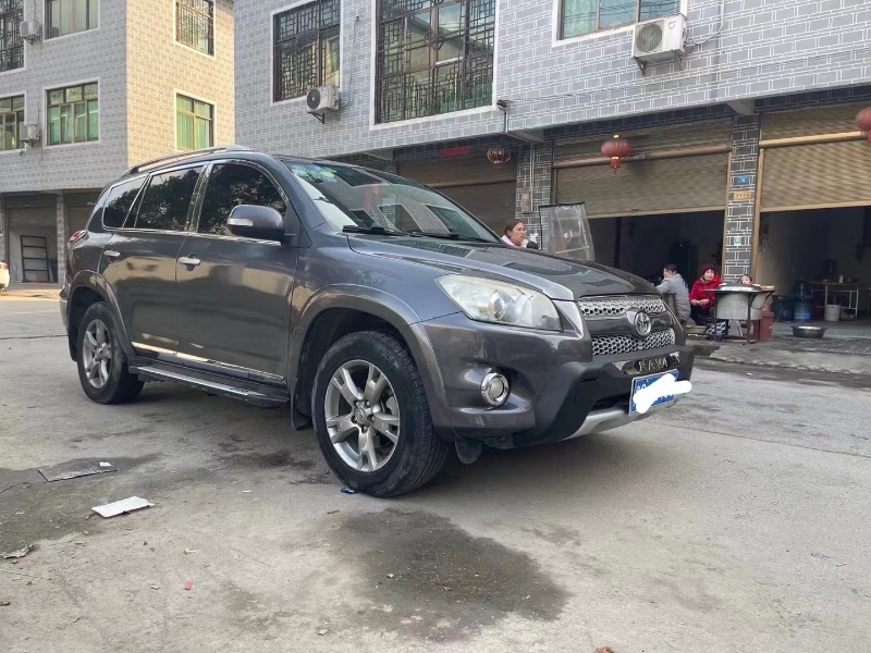 重慶12年豐田RAV43