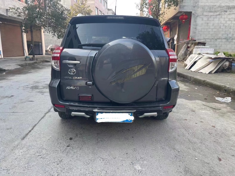 重慶12年豐田RAV44