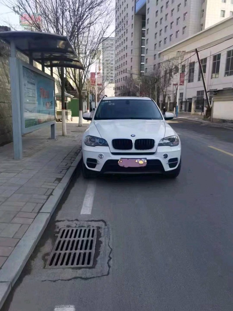延安13年寶馬X51