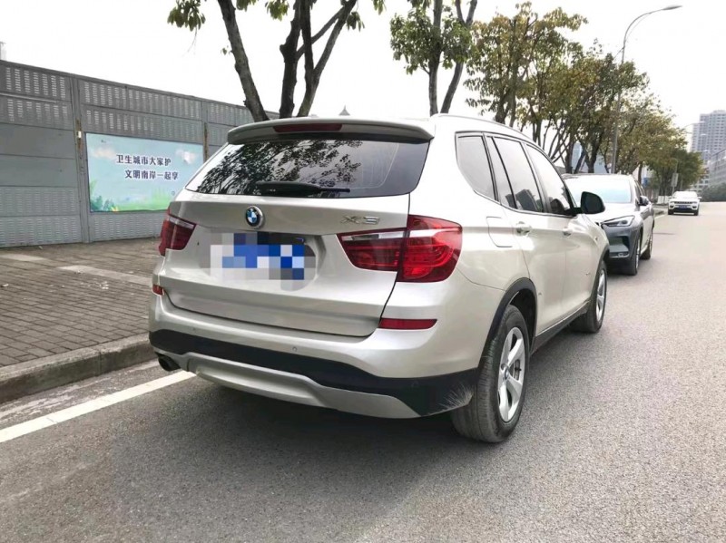 重慶16年寶馬X38