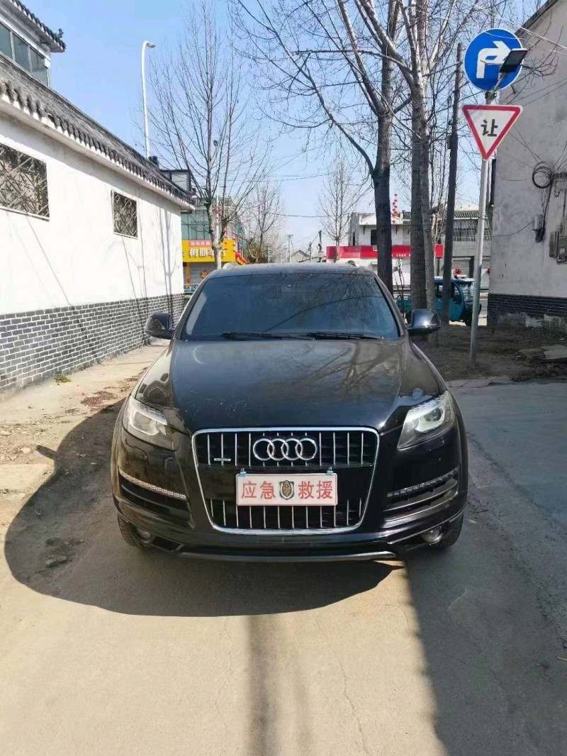 濟寧12年奧迪Q71