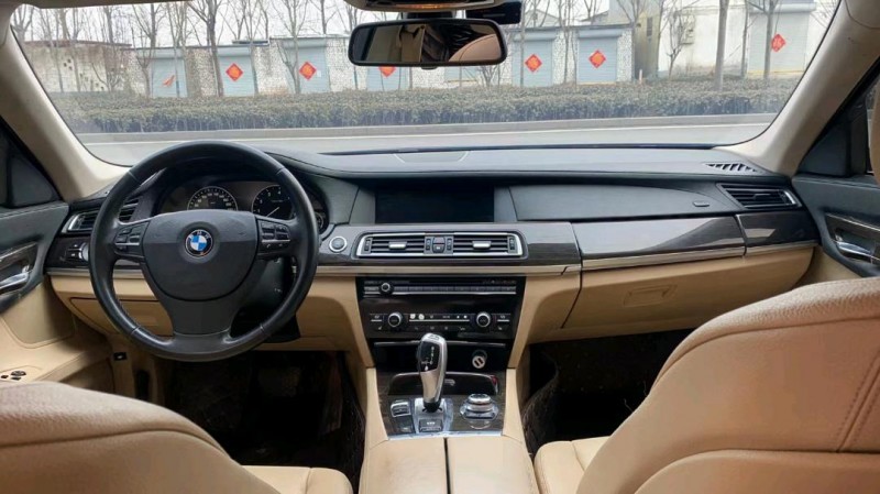 北京11年宝马7系4