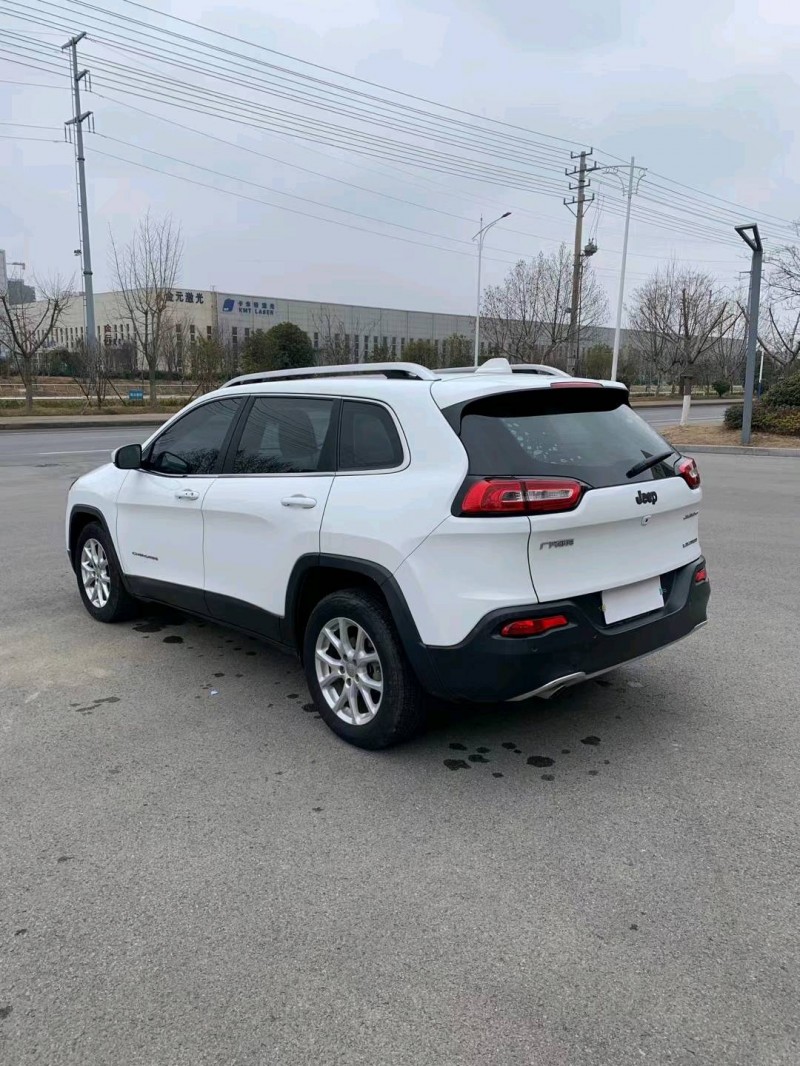 徐州18年Jeep自由光7