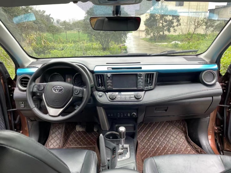 樂山17年豐田RAV4榮放6