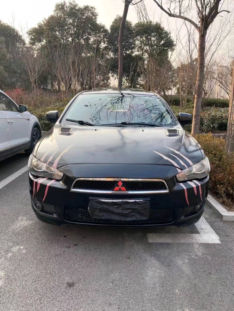 北京12年三菱翼神8