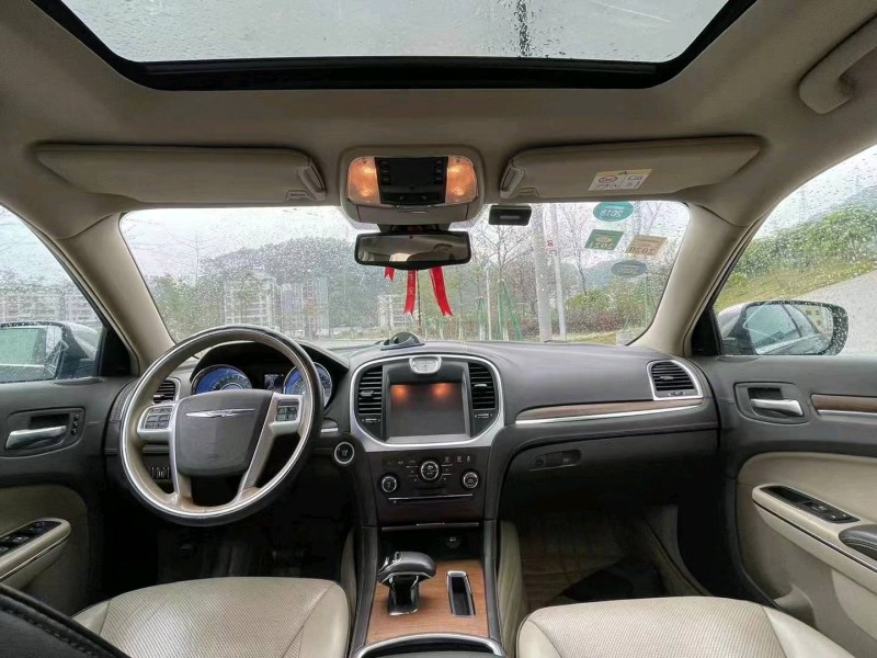 广州14年克莱斯勒300C9