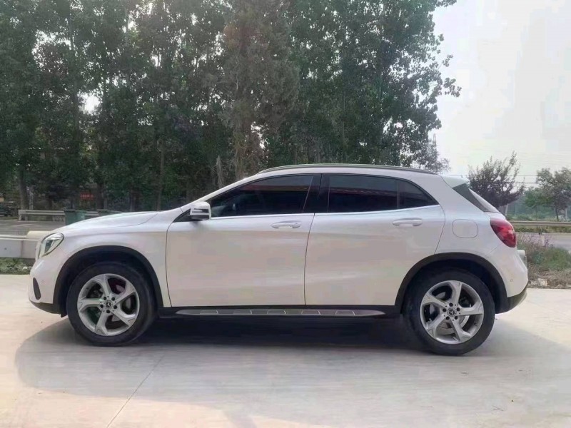 北京19年奔驰CLA8