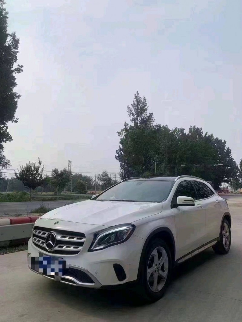 北京19年奔驰CLA7