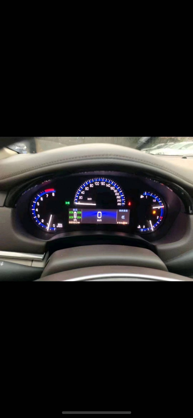 紹興16年凱迪拉克XTS4
