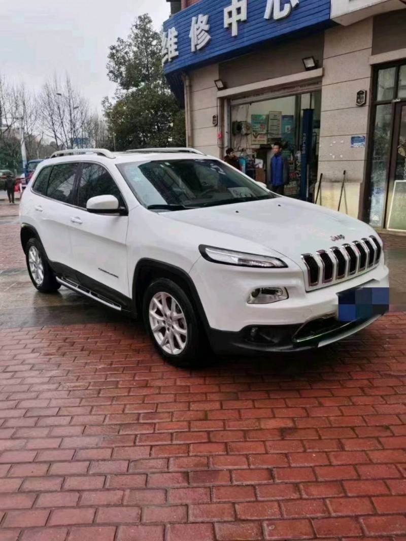 棗莊18年Jeep自由光2