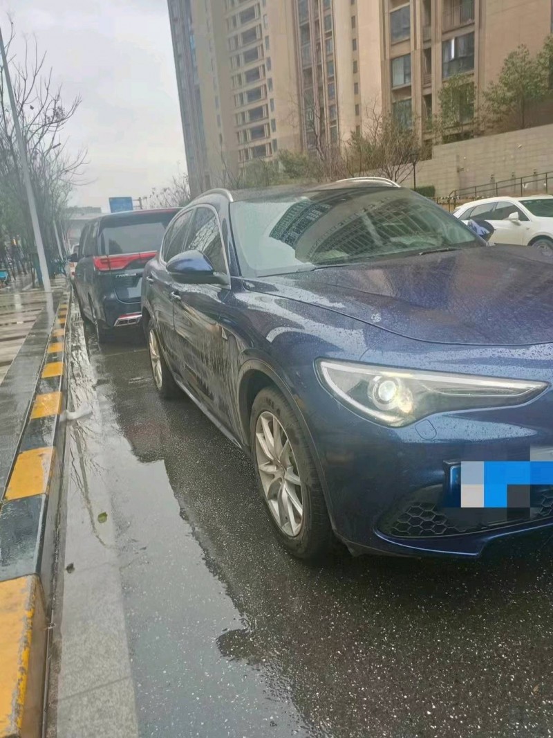 撫州18年阿爾法·羅密歐Giulia3