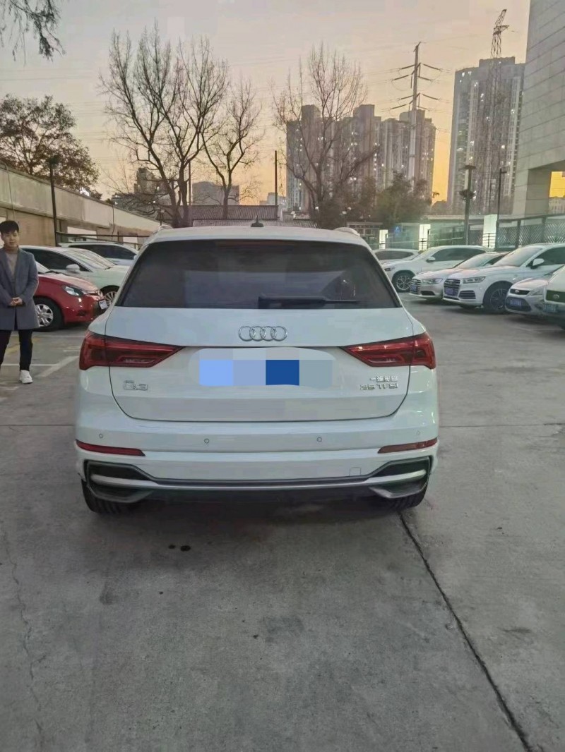 徐州20年奧迪Q34