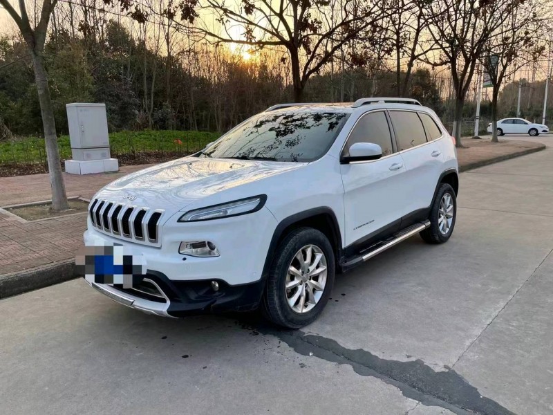 宜昌14年Jeep自由光2