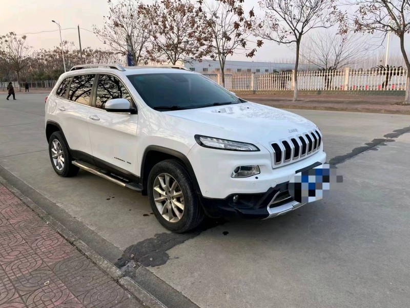 宜昌14年Jeep自由光3