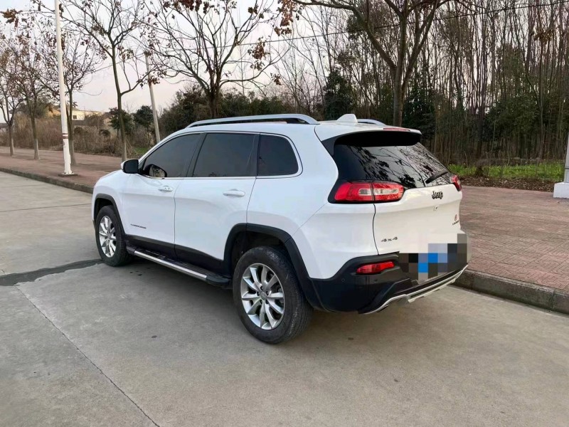 宜昌14年Jeep自由光6