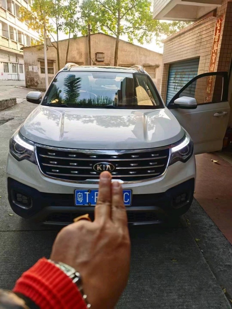 邵陽19年起亞智跑1