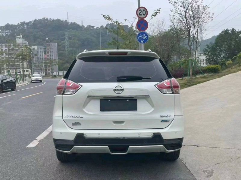 廣州15年日產奇駿5