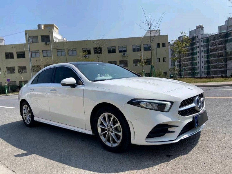 广州19年奔驰A3