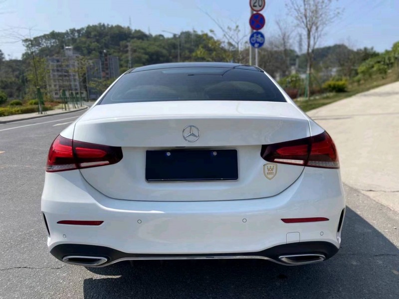 广州19年奔驰A1