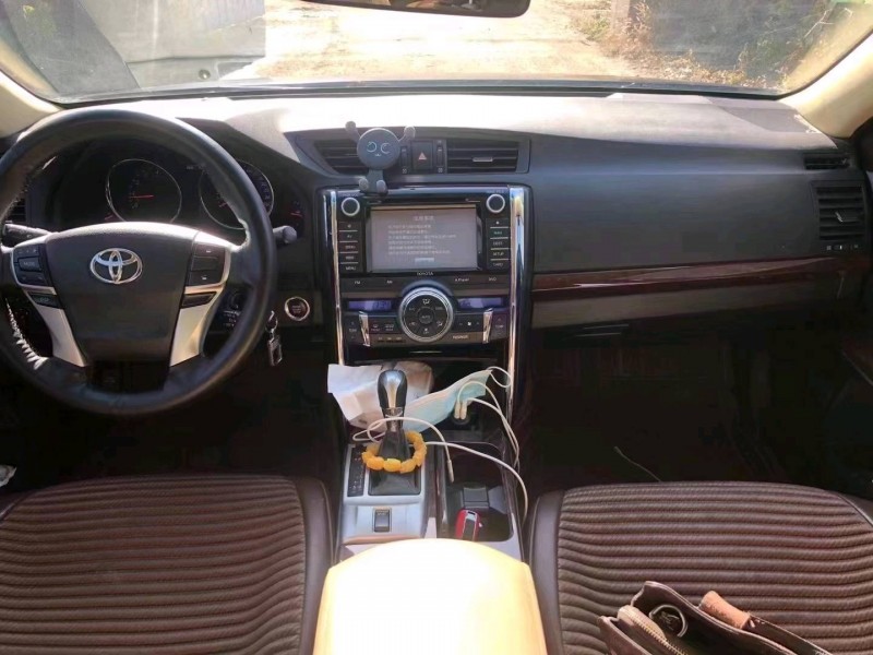 北京15年丰田锐志4