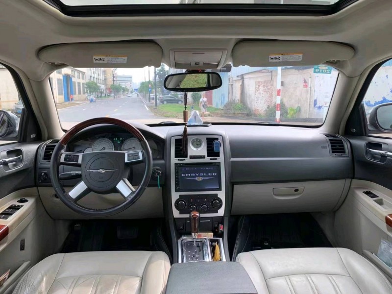 江門09年克萊斯勒300C5