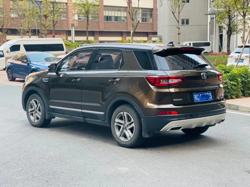 東莞18年長安汽車CS553
