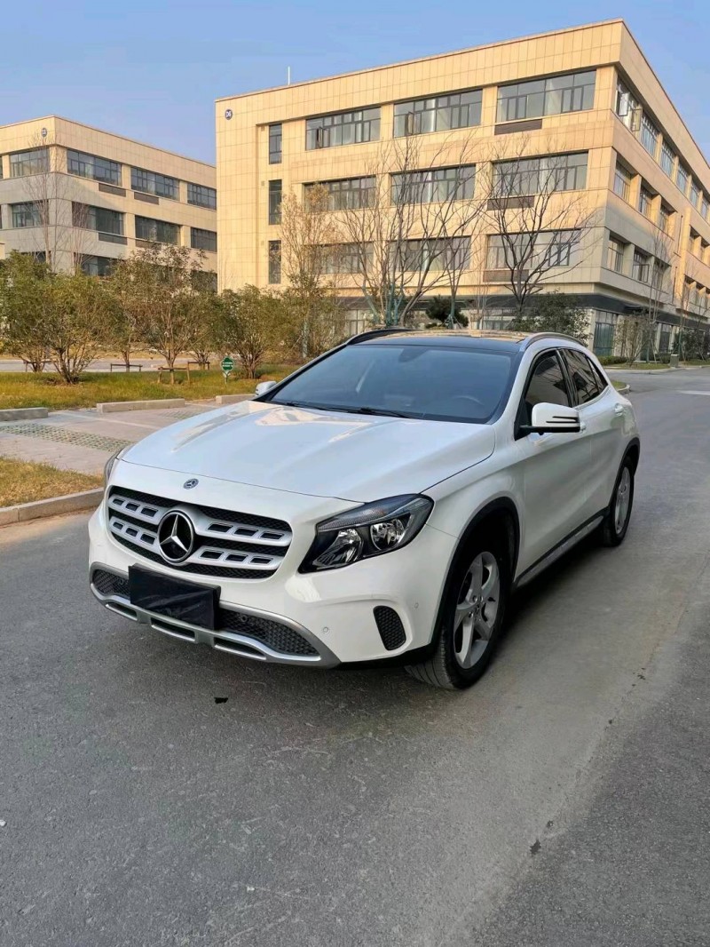 徐州19年奔驰GLA2