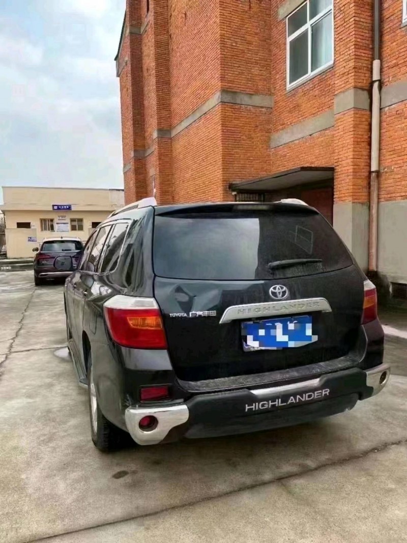 北京12年丰田汉兰达3