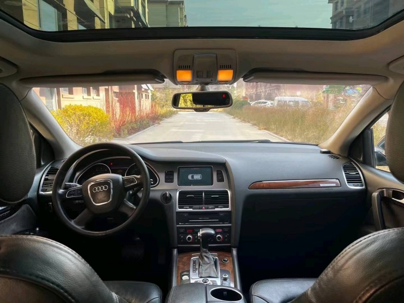 煙臺12年奧迪Q74