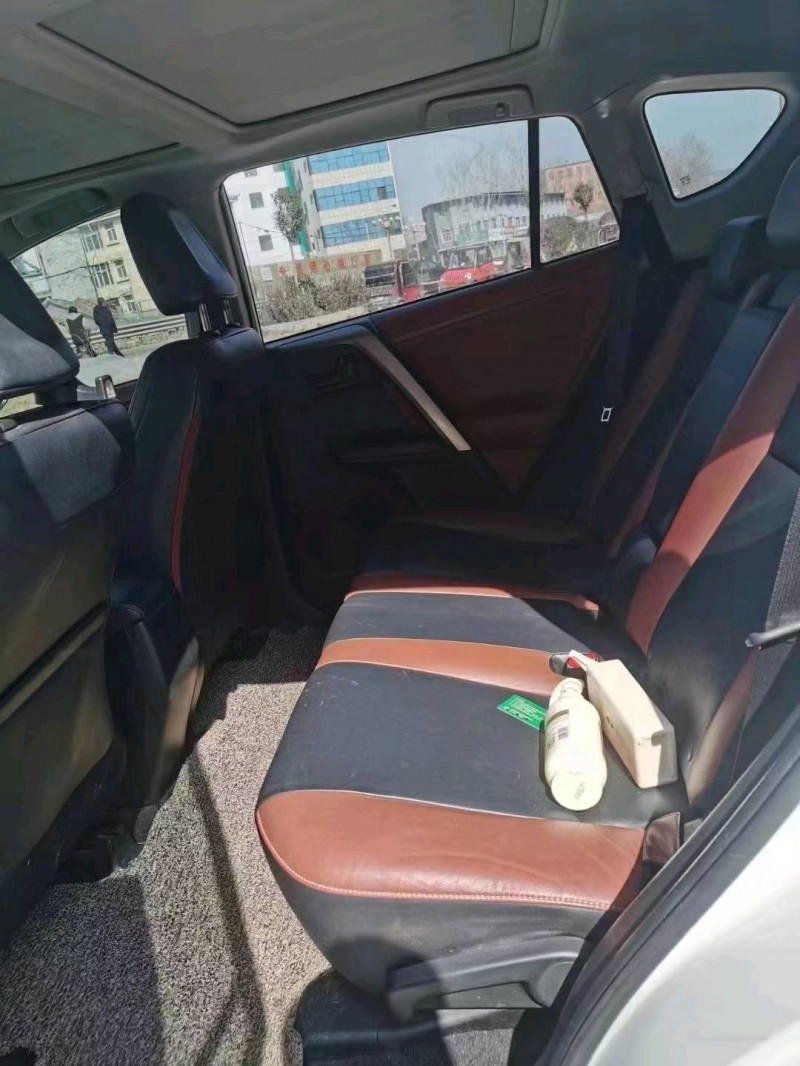 青島16年豐田RAV43