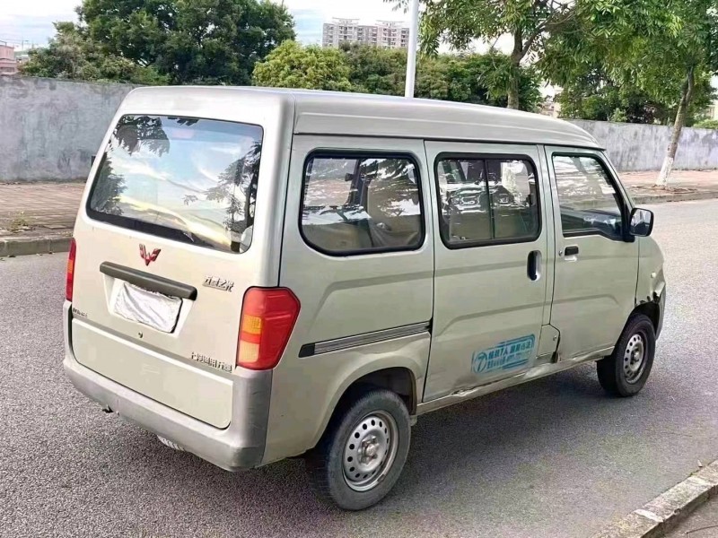 惠州15年五菱汽車之光1