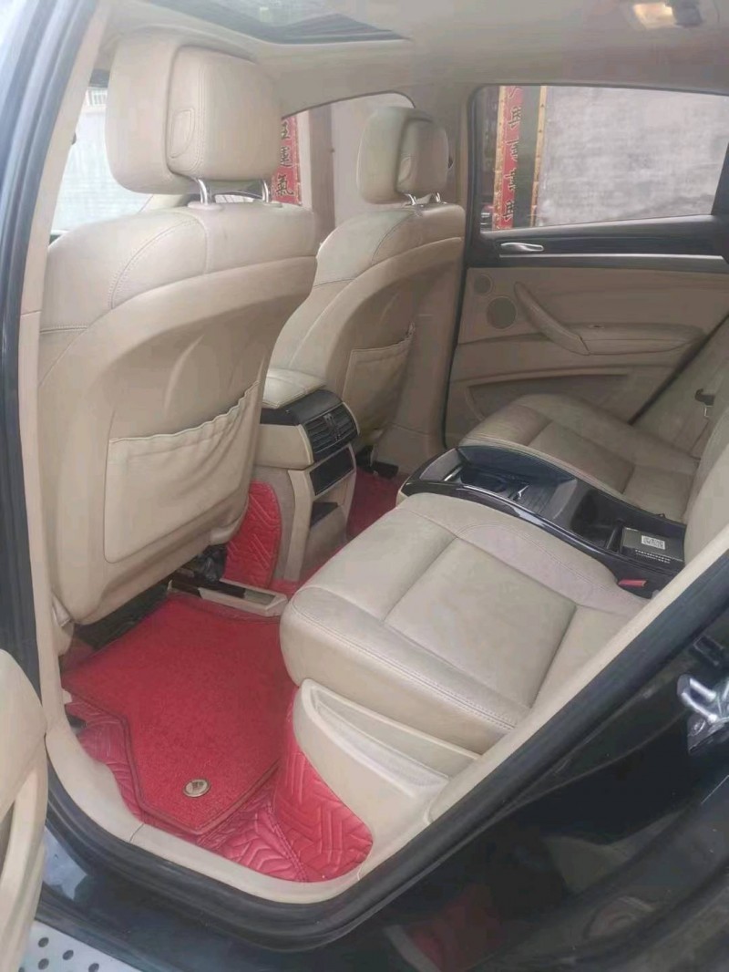 北京11年宝马X68