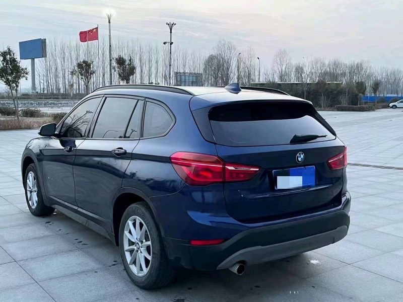 北京17年宝马X16