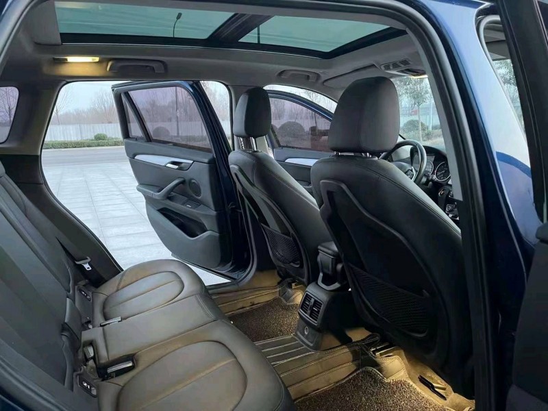 北京17年宝马X14