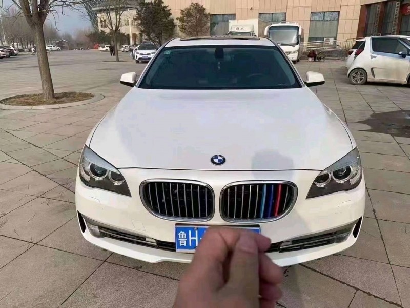 北京12年宝马7系5