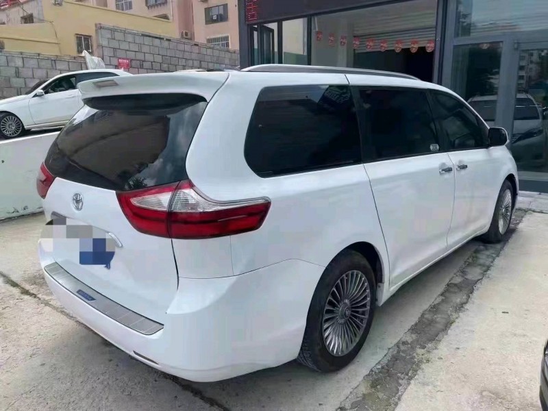 北京15年丰田塞纳3