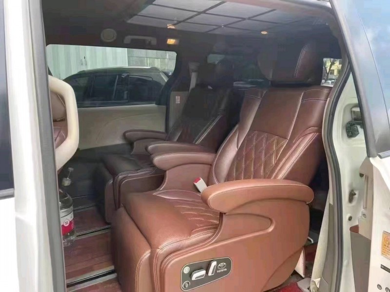 北京15年丰田塞纳1