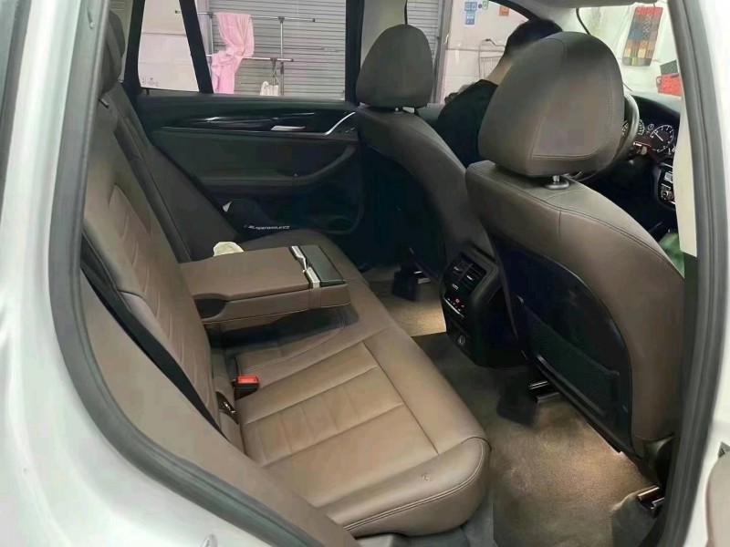 北京18年宝马X31