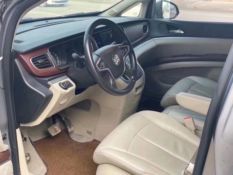 北京17年别克GL85