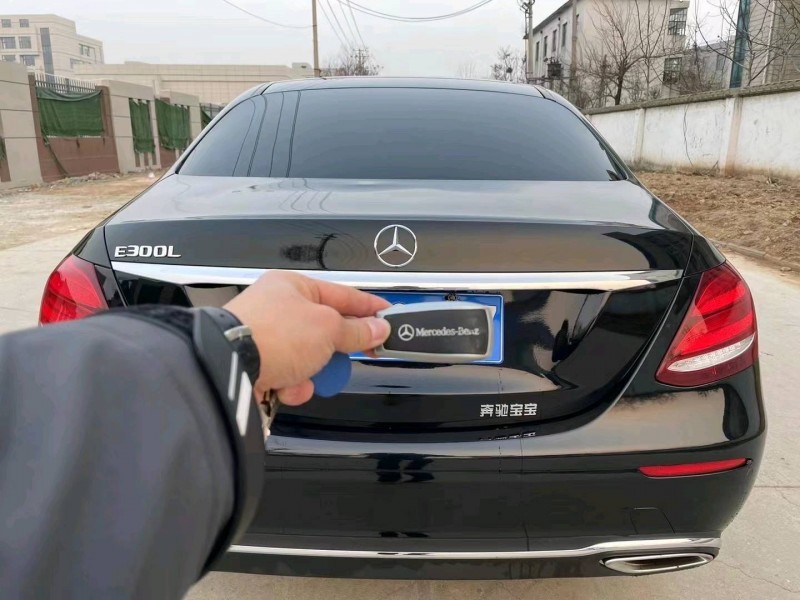 北京18年奔驰E9