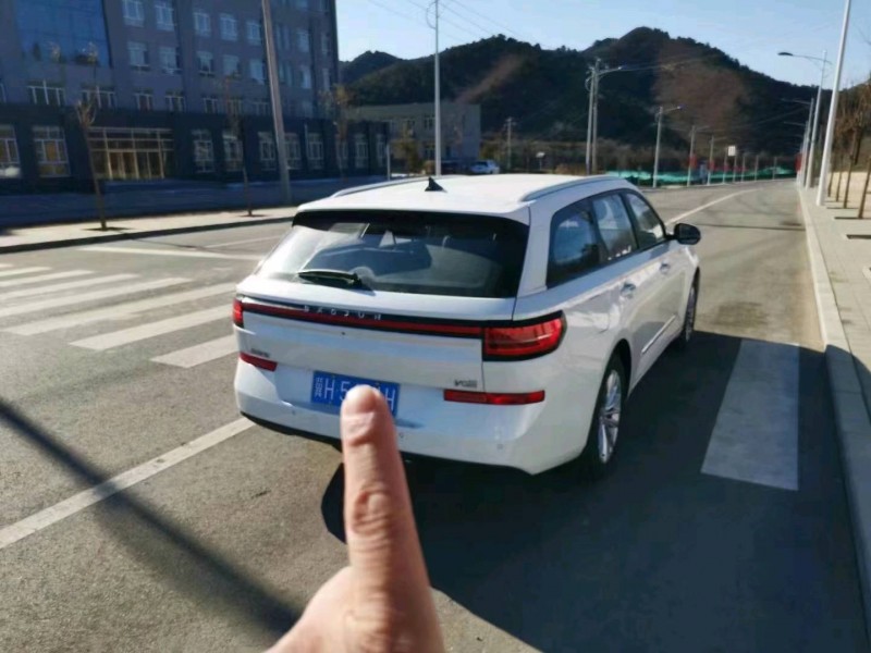 承德22年寶駿RC54