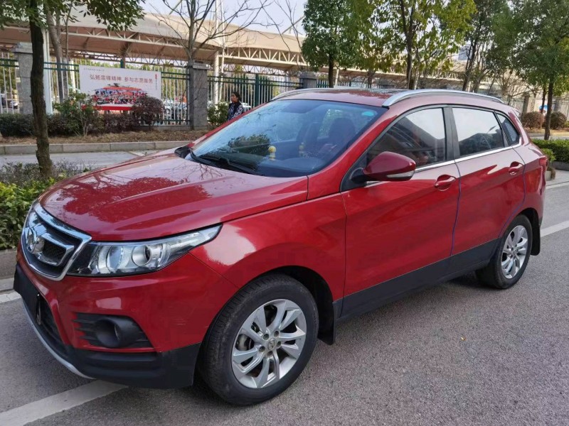 北京16年北汽绅宝X553