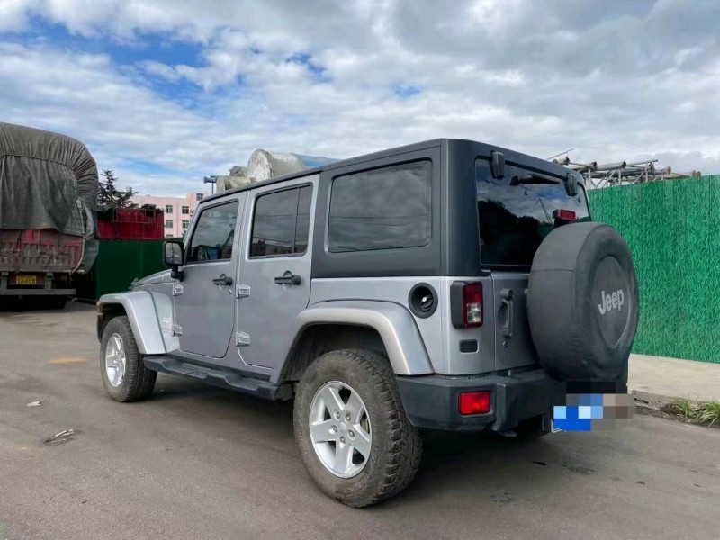 麗江14年Jeep牧馬人2