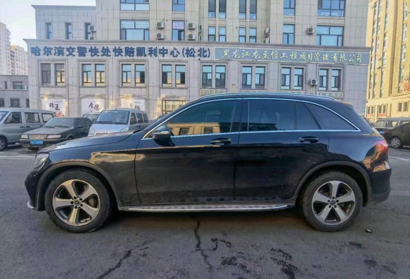 大慶17年奔馳GLC4