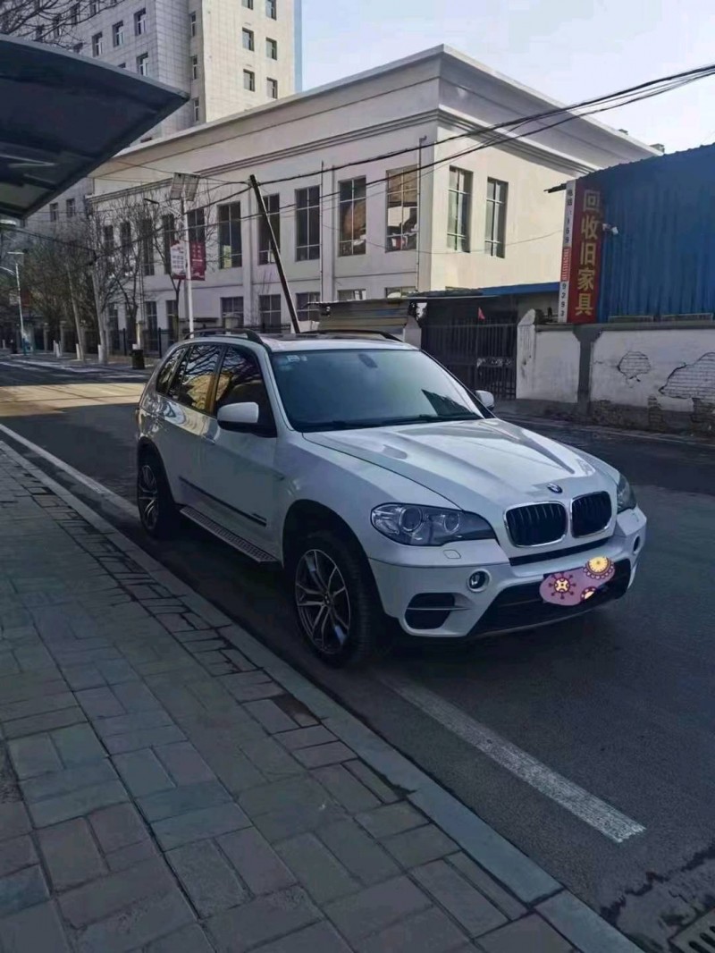 延安13年寶馬X52