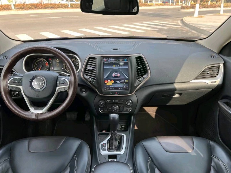 鹽城16年Jeep自由光4