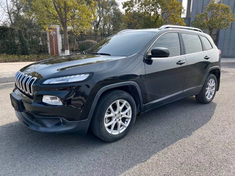 鹽城16年Jeep自由光2