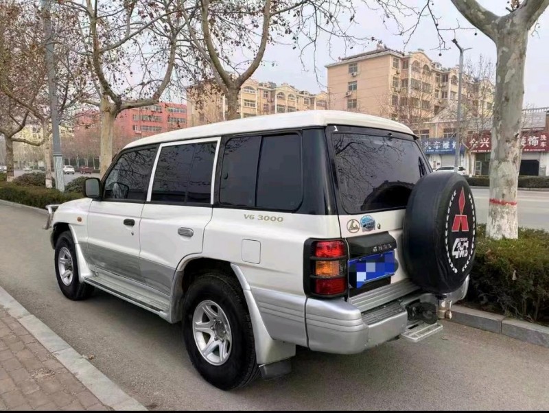 東營12年獵豹汽車黑金剛4